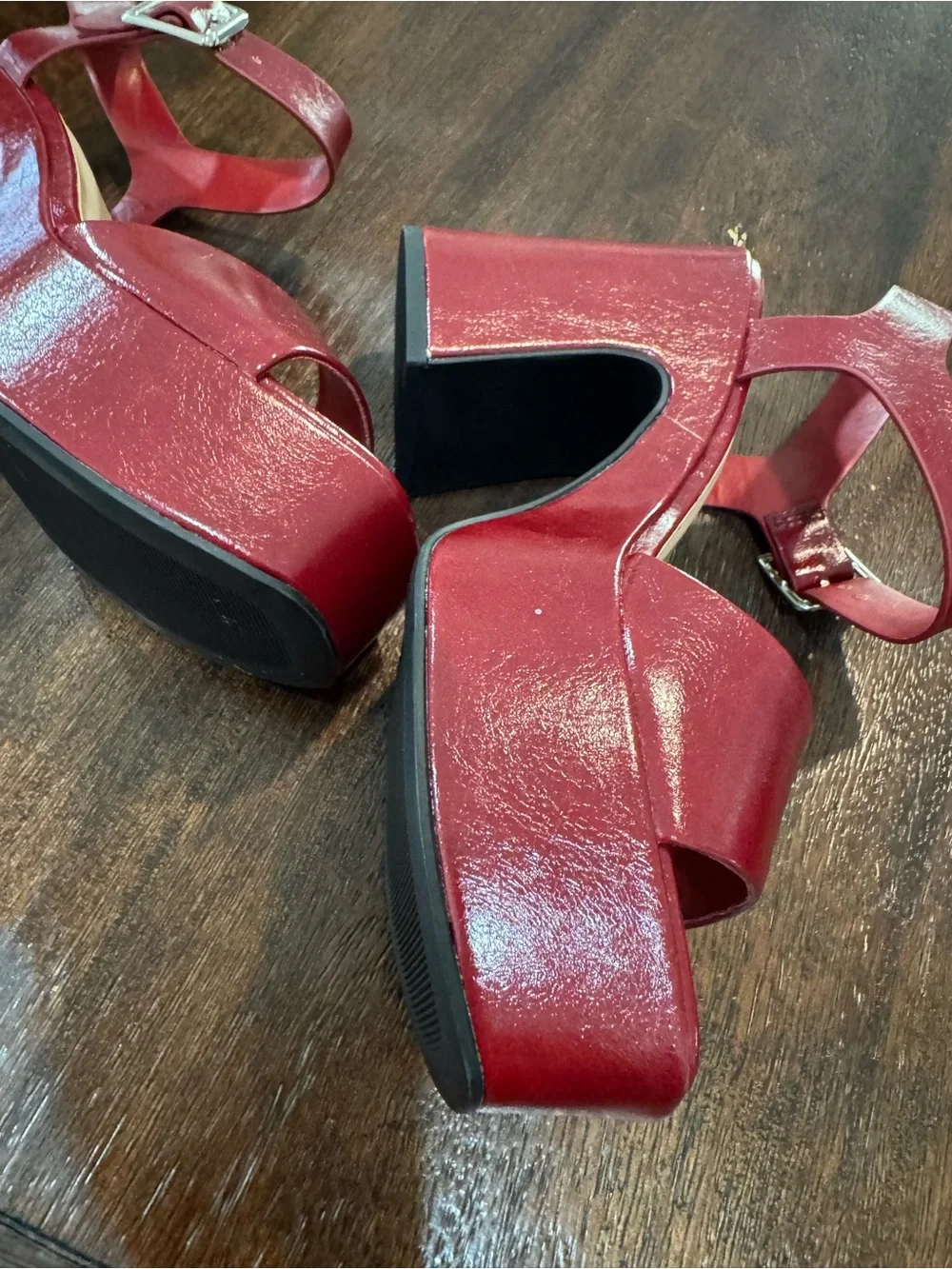SODA Women's Burgundy Platform Block Heel Sandal size 7